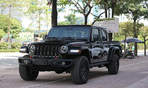 Cận cảnh bán tải Jeep Gladiator Rubicon giá gần 4 tỷ đồng