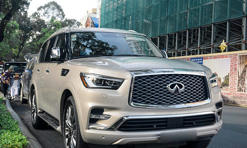 Cận cảnh 'khủng long' SUV Infiniti QX80 hơn 9 tỷ ở Sài Gòn