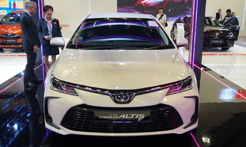 Toyota Corolla Altis tại Singapore có giá gấp đôi Việt Nam