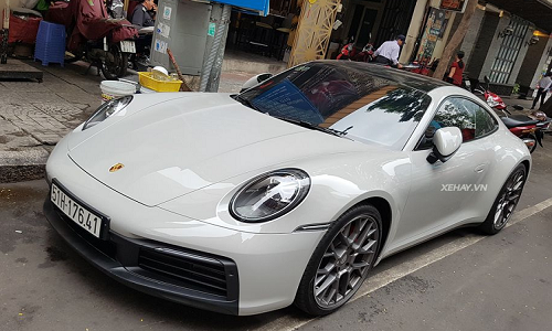 Soi Porsche 911 Carrera S chính hãng hơn 7,6 tỷ