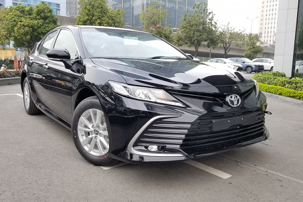 Toyota Camry 2022 bản rẻ tiền nhất trang bị những gì?