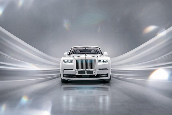 Cận cảnh xe xa xỉ Rolls-Royce Phantom 2023 