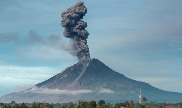 Indonesia cảnh báo về núi lửa Sinabung sau đợt phun trào tro bụi