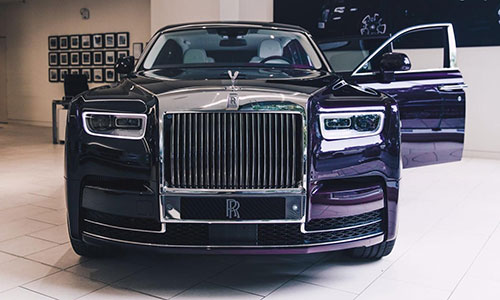 Siêu sang Rolls-Royce Phantom có vách ngăn riêng tư cho ông chủ