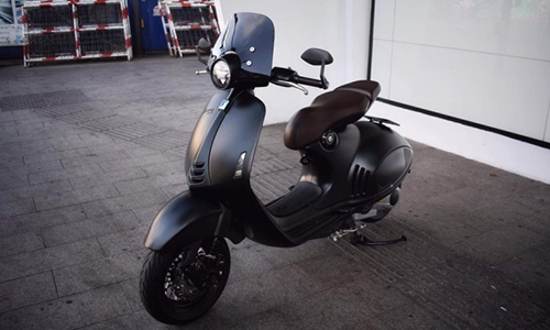 Ngắm Vespa 946 Emporio Armani biển tứ quý giá 400 triệu ở TPHCM