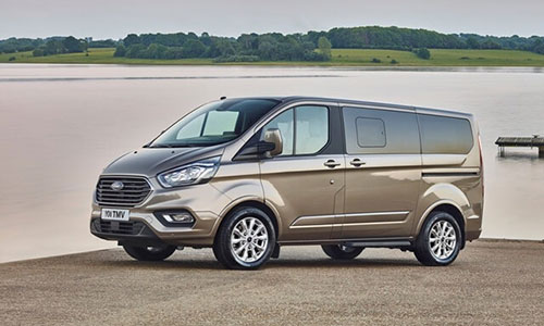 Ford Tourneo khoảng 1 tỷ tại Việt Nam, có rẻ nhất phân khúc?