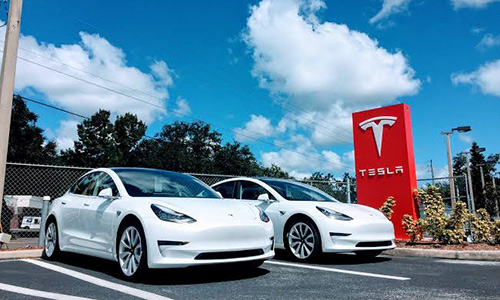 Vì sao Tesla trở thành hãng xe có giá trị lớn nhất tại Mỹ, vượt cả GM?