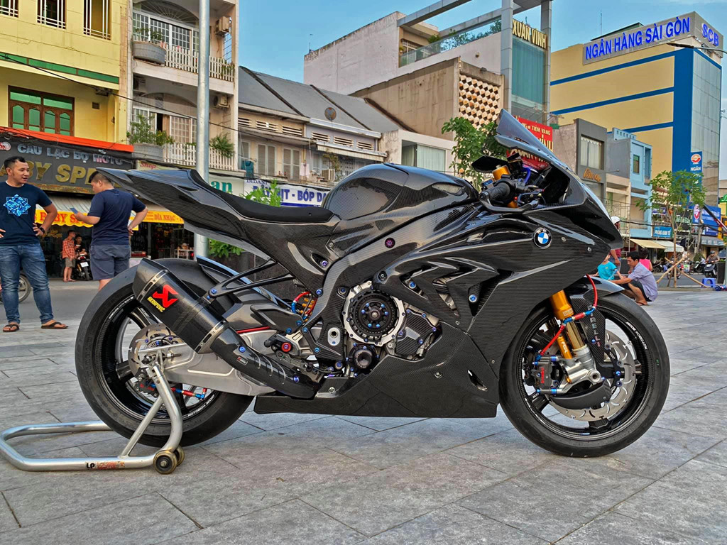 'Cá mập' BMW S1000RR với gói độ hơn 2 tỷ của biker miền Tây