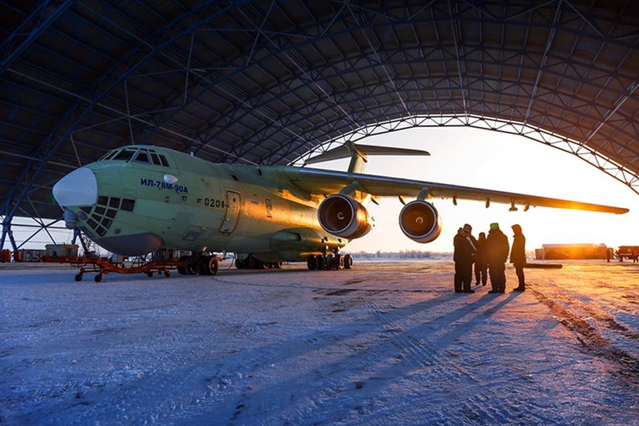 Cũng theo Ilyushin, quá trình thử nghiệm nguyên mẫu  Il-78M-90A (Il-478) đầu tiên được thực hiện vào sáng hôm 25/1 và do phi công bay thử nghiệm kỳ cựu của Không quân Nga - Nikolai Dmitrievich thực hiện. Nguồn ảnh: Ilyushin.