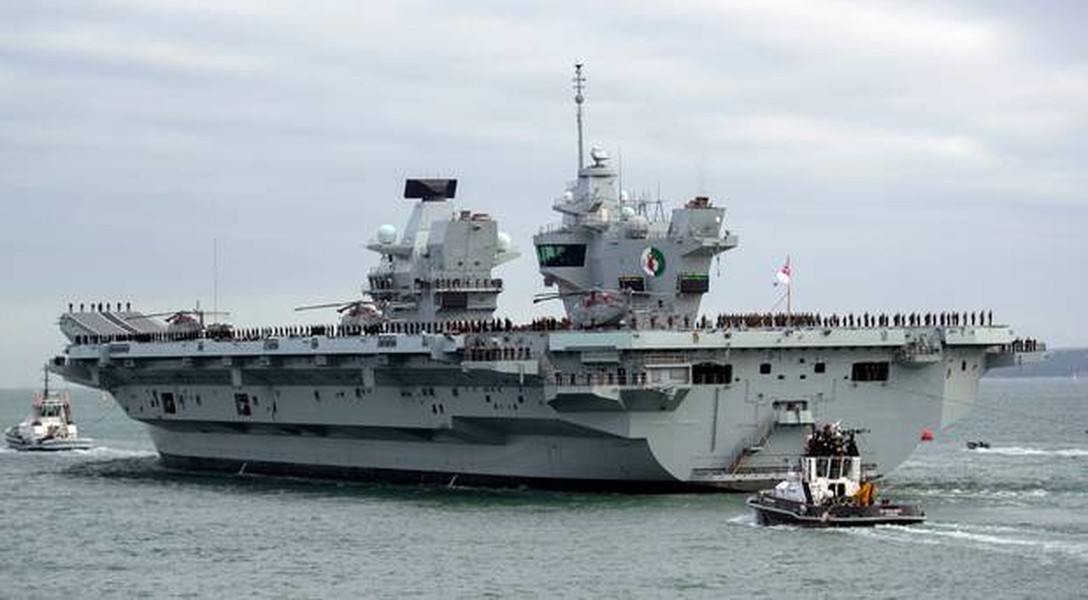  Tàu sân bay HMS Queen Elizabeth trong chuyến hành trình chạy thử trên biển của mình đã buộc phải quay trở về bờ khẩn cấp do một vài ống dẫn nước bên trong thân tàu bị rò rỉ. Nguồn ảnh: BI.