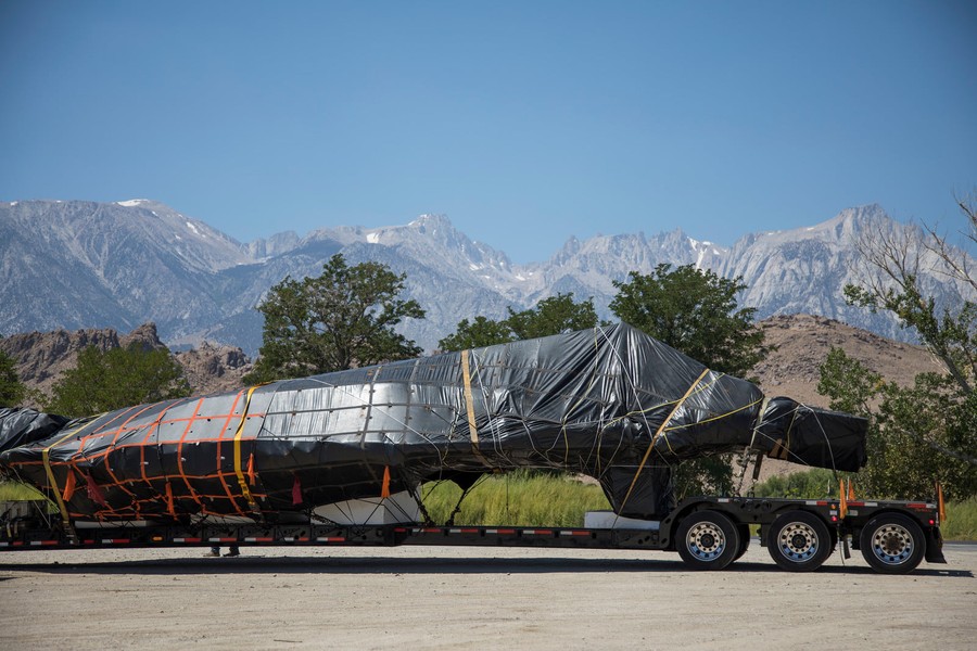 Cách đây vài ngày, những hình ảnh mới nhất về chiếc  máy bay ném bom tàng hình F-117 Nighthawk số thân 82-0803 khi được đưa ra khỏi kho chứa đã được Không quân Mỹ công khai. Nguồn ảnh: Scramble.