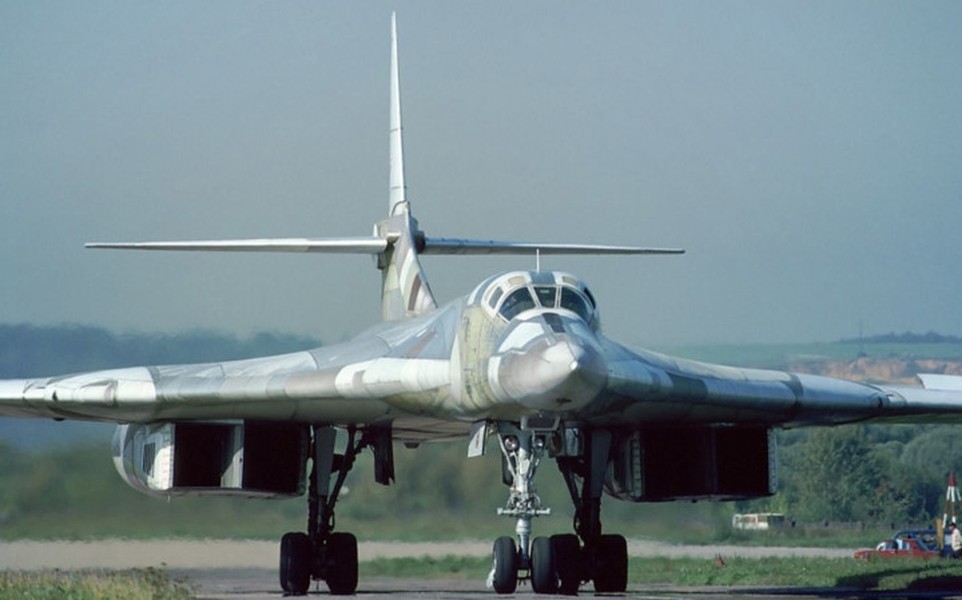 Tu-160 là  máy bay ném bom chiến lược hạng nặng tầm xa do hãng Tupolev lừng danh của Nga chế tạo. Nguồn ảnh: Sputnik.