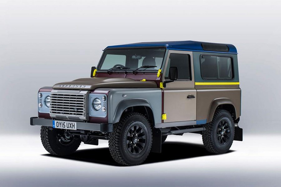  Land Rover Defender phiên bản độc mới là sản phẩm hợp tác giữa hãng xe Anh quốc và nhà thiết kế thời trang danh tiếng Sir Paul Smith.