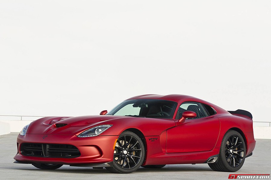 Dodge vừa giới thiệu 8.000 tùy chọn sơn màu cho  siêu xe Dodge Viper SRT 2015.