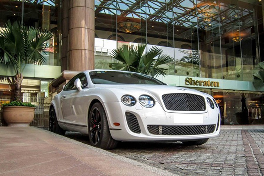  Siêu xe sang Bentley Continental GT Supersports là phiên bản nâng cấp của siêu xe Continental GT. Trong khi phiên bản thường được bố trí 4 chỗ ngồi thì Supersports chỉ có hai ghế thể thao.