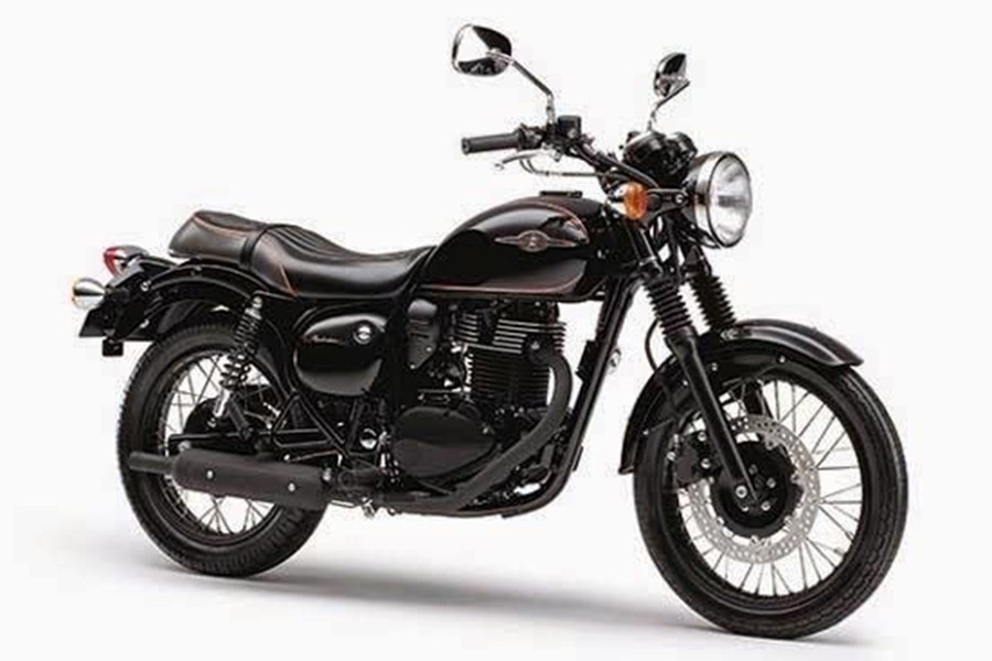 Mẫu xe môtô mang phong cách hoài cổ  Kawasaki Estrella 250 2017 thế hệ mới sẽ được ra mắt với 2 phiên bản, gồm bản tiêu chuẩn và phiên bản đặc biệt có tên 2017 Estrella Special Edition. Dự kiến xe sẽ được ra mắt tại Nhật Bản vào ngày 15/3/2017 tới đây.