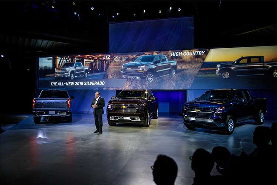 Hầu hết thông tin chi tiết về mẫu xe  bán tải Chevrolet Silverado 2019 mới đã được tập đoàn xe hơi đình đám tại Mỹ là Chevrolet/General Motors hé lộ từ trước ngày xe ra mắt tại triên lãm Detroit 2018. Thế hệ thứ 4 của dòng bán tải chủ lực thuộc GM là Silverado không có mục tiêu nào khác hơn ngoài việc lật đổ đối thủ F-150 từ Ford.