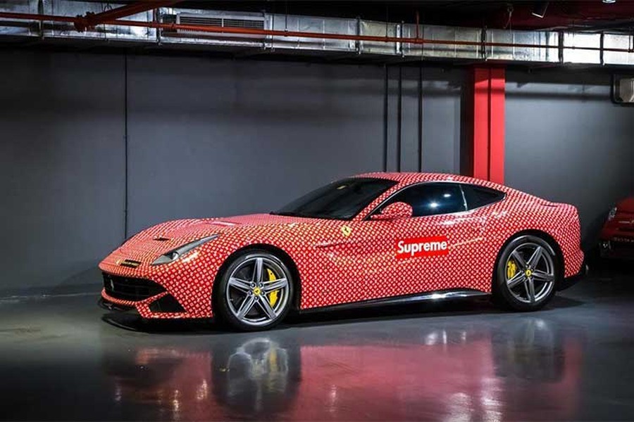 Thiếu gia 15 tuổi Rashed Belhasa, con trai của một tỉ phú trong ngành xây dựng tại Dubai vừa rao bán  siêu xe Ferrari F12 Berlinetta, được phủ logo Supreme x Louis Vuitton độc đáo.