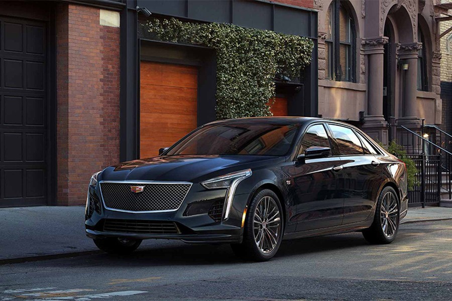 Mẫu  xe sedan Cadillac CT6 là chiếc sedan lớn nhất và sang trọng nhất của thương hiệu xe sang đình đám Mỹ, Cadillac. Cadillac CT6 phiên bản V-Sport được tạo ra nhằm đối đầu với những tên tuổi đến từ Đức như: BMW 7 Series, Mercedes-Benz S-Class và Audi A8.