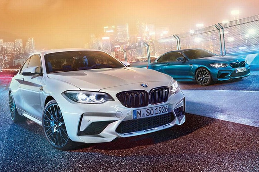 Tâm điểm của phiên bản  BMW M2 Competion mới chính là cụm động cơ 3.0l 6 xi-lanh thẳng hàng tăng áp lấy từ M3/M4, được tinh chỉnh giảm công suất đi một chút khi chỉ đạt 410 mã lực tại 5.250-7.000v/ph (tăng thêm 50 mã lực so với M2 tiêu chuẩn) và mô-men xoắn 550Nm tại 2.350-5.230v/ph.