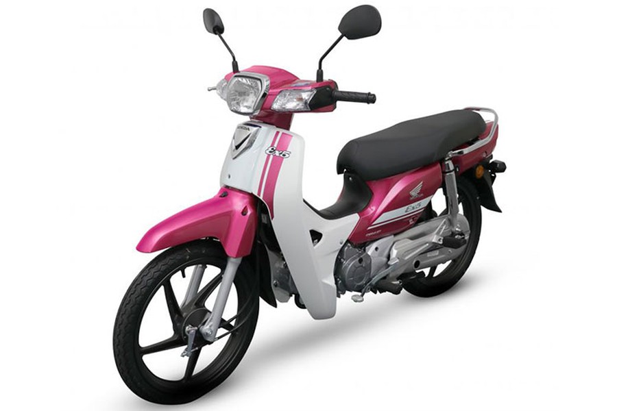 Mẫu xe máy  Honda Super Dream 110 được xem là biểu tượng và được nhiều thế hệ người Việt Nam yêu thích, tuy nhiên nó đã bị khai tử cách đây không lâu do kinh doanh không hiệu quả. Trong khi đó tại Malaysia, mẫu Super Dream có tên là Honda EX5 vẫn được người dùng Malaysia ưa chuộng và vừa ra mắt phiên bản mới 2018.