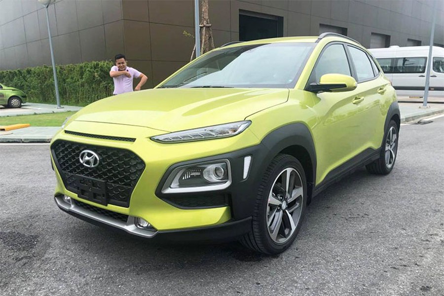 Mẫu  xe Hyundai Kona 2018 sẽ là sản phẩm chiến lược của nhà sản xuất Hyundai, khi thay thế cho i20 Active và Creta đã bị ngừng phân phối ở Việt Nam để cạnh tranh trong phân khúc crossover hạng B. Đây là một phân khúc “nóng bỏng” và hiện được nhiều người tiêu dùng quan tâm.