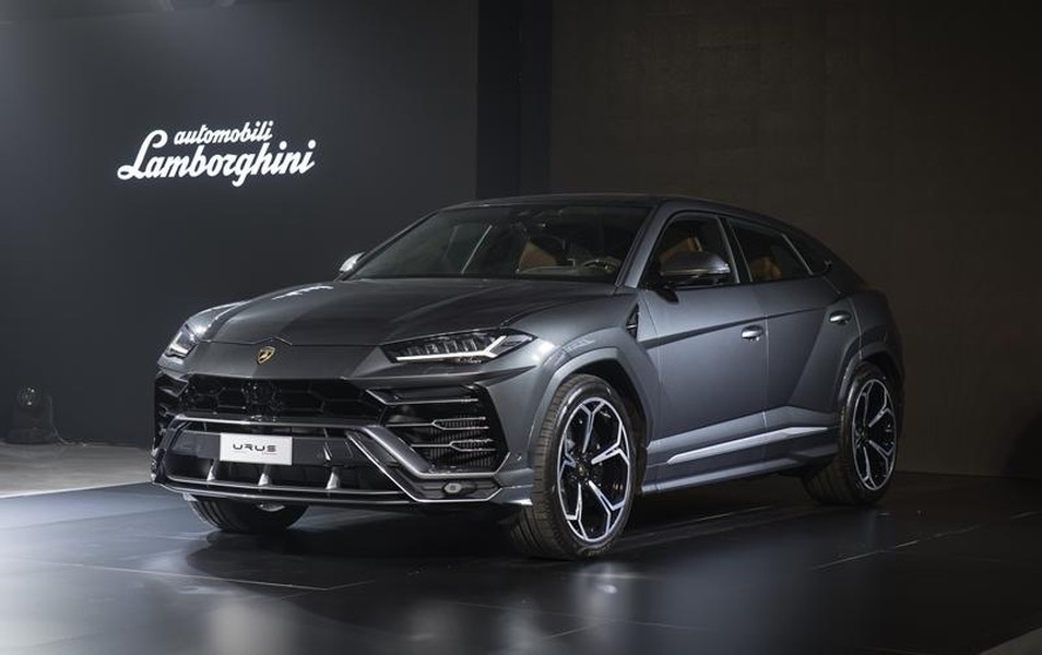  Siêu SUV Lamborghini Urus 2019 đã chính thức có mặt tại Thái Lan thông qua triển lãm Thai Motor Expo 2018, chiếc xe được trưng bày tại Thái có ngoại và nội thất y hệt chiếc đã từng xuất hiện tại Việt Nam.