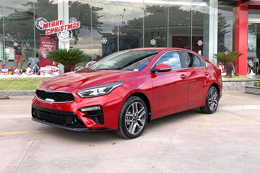  Kia Cerato 2019 mới đã cập bến các đại lý tại thị trường Việt Nam. Mẫu xe này từng được giới thiệu lần đầu tiên tại Hàn Quốc tháng 2/2018. Kia Cerato mới có kích thước lớn nhất trong phân khúc sedan hạng C.