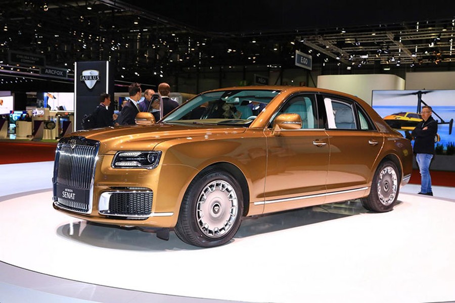 Triển lãm Ô tô Geneva năm nay không chỉ đón nhận những thương hiệu xe sang quen thuộc như Rolls-Royce và Bentley. Bên cạnh đó, trong triển lãm ôô tô lớn nhất nhì thế giới này còn có sự xuất hiện của  thương hiệu xe sang Aurus với hai chiếc Senat limousine và Senat sedan Aurus đến từ Nga.