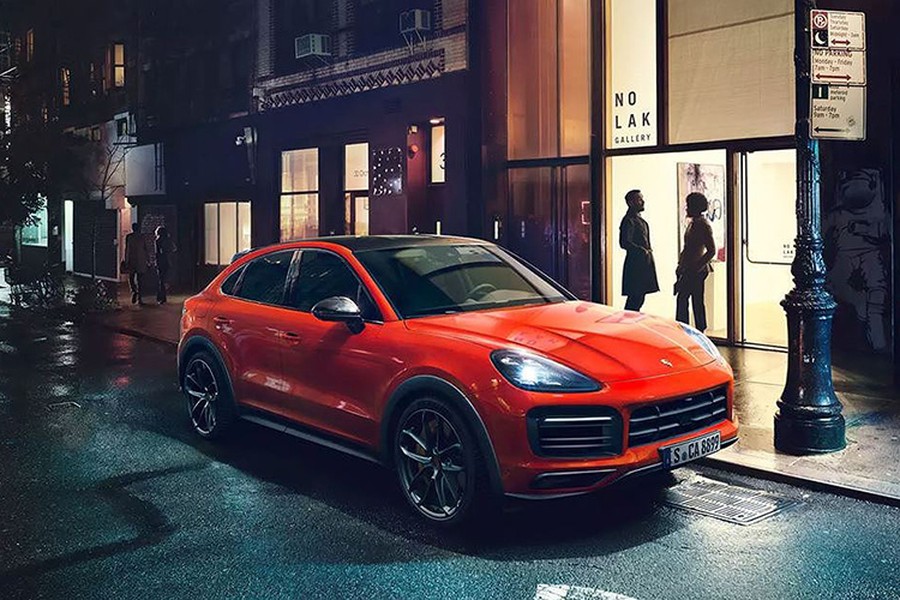 Porsche Việt Nam vừa chính thức công bố mẫu  xe Porsche Cayenne Coupe 2020. Xe sở hữu thiết kế đậm chất thể thao và theo kịp xu hướng của các đối thủ lớn đến từ BMW, Mercedes-Benz hay Audi.