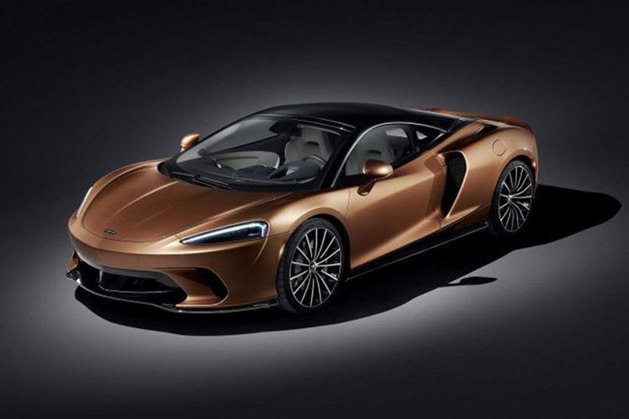 Mẫu  siêu xe McLaren GT mới sở hữu DNA thiết kế của mẫu hypercar McLaren Speedtail "đàn anh" trước đây với phong cách thiết kế mềm mại, đơn giản nhưng không kém phần sắc sảo cần có của một siêu xe.