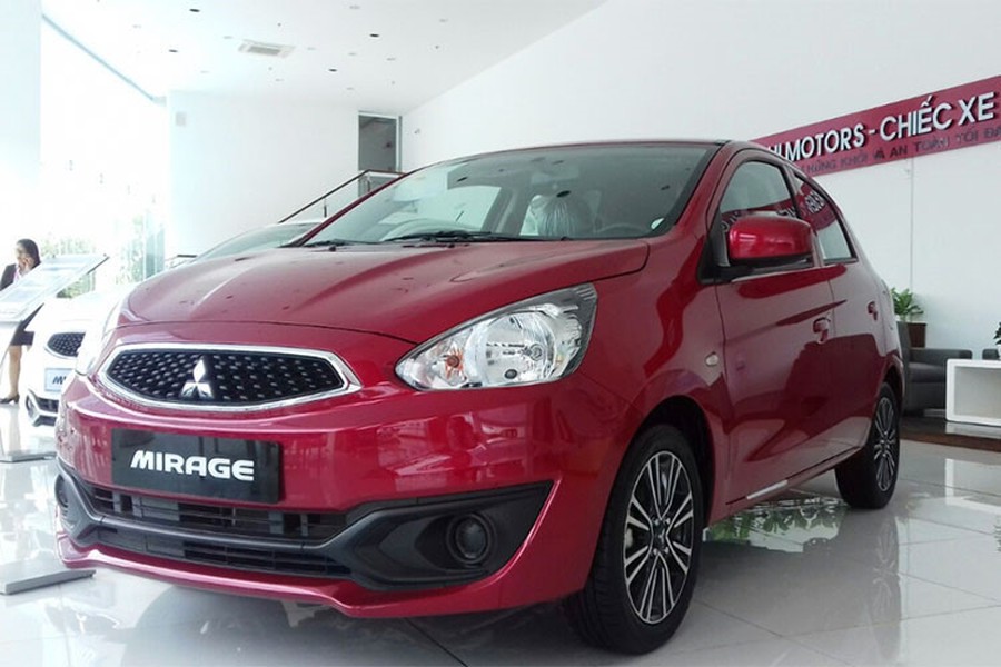 Theo cập nhật mới nhất từ phía đại lý,  giá xe ôtô Mitsubishi Mirage hiện được chào bán ở đại lý ở mức thấp hơn khoảng 50 triệu đồng so với giá niêm yết. Đáng chú ý, đây là lô xe Mirage MT thuộc đời sản xuất năm 2018, chưa sẵn hàng tại đại lý và đang có kế hoạch về nước.