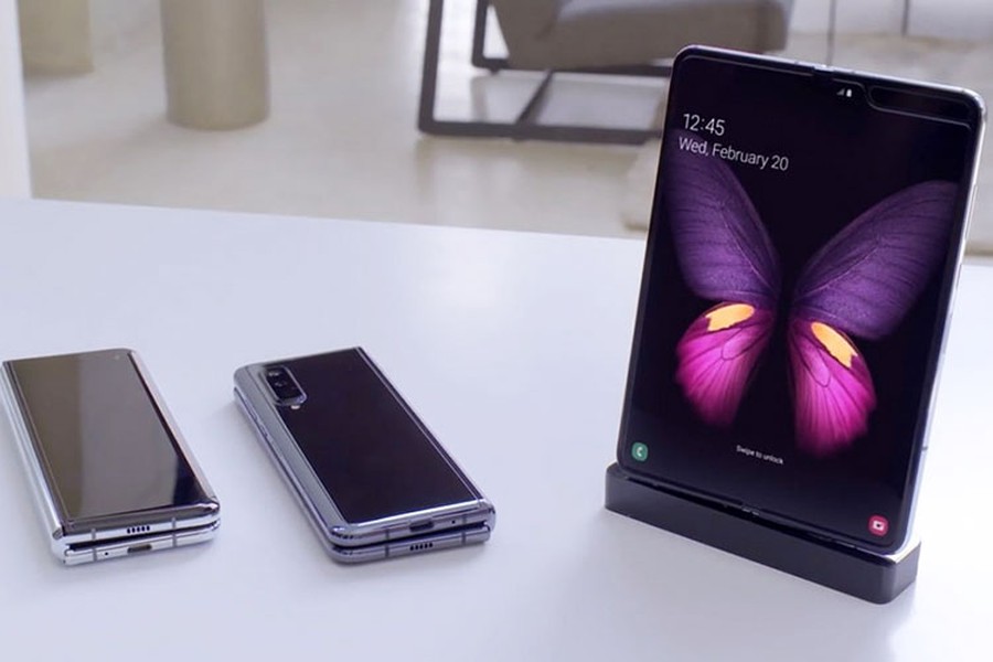 Sau các tin đồn về việc mẫu  điện thoại Samsung Galaxy Fold bị hoãn tới tháng 7, mới đây các thông báo mới chính thức từ Samsung đã cho thấy chiếc smartphone màn hình gập này sẽ tiếp tục bị hoãn, có thể cho tới khi chiếc Galaxy Note 10 được ra mắt chính thức vào tháng 8/2019.