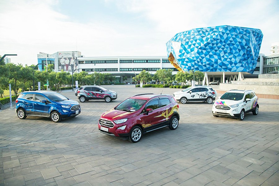 Sau hơn một tháng triển khai, cuộc thi thiết kế đề can cho  xe ôtô Ford EcoSport mới - Paint Your “True Color” được Ford Việt Nam tổ chức cuối cùng đã có kết quả. Chương trình này đã thu hút tổng cộng 76 mẫu thiết kế dự thi. Sau khi cân nhắc và đắn đo, ban tổ chức đã chọn ra được 10 mẫu thiết kế ấn tượng nhất