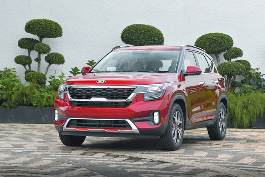 Mẫu SUV cỡ B  Kia Seltos 2020 mới lần đầu tiên được giới thiệu với khách hàng toàn cầu tại sự kiện tại Ấn Độ vào hồi cuối tháng 6/2019. Tuy nhiên, mãi đến cuối tháng 8/2019, mẫu xe giá rẻ này mới chính thức được bày bán tại thị trường Ấn Độ và gây sức hút mạnh tới người tiêu dùng.