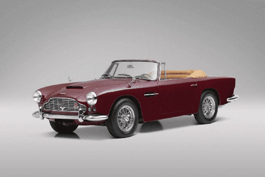  Aston Martin DB4 Convertible cổ điển từng được biết đến là biểu tượng cho kỷ nguyên mới của thương hiệu ôtô thể thao hạng sang Anh quốc. Ngay từ lần đầu ra mắt vào năm 1956, Aston Martin DB4 đã là dòng xe thuộc hàng hiếm trên thị trường. Trải qua hơn nửa thế kỷ lăn bánh, hiện những chiếc DB4 Convertible cổ vẫn đang được định giá rất cao.