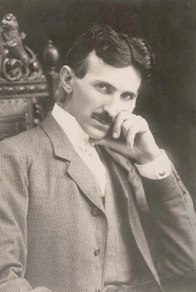 Nikola Tesla (1856 - 1943) sinh ra tại Smiljan, Áo (nay thuộc Croatia), là một nhà phát minh và kỹ sư nổi tiếng của nhân loại. Ông còn được mệnh danh là "nhà bác học điên thiên tài" với những sáng tạo vĩ đại và cũng điên rồ nhất trong lịch sử.