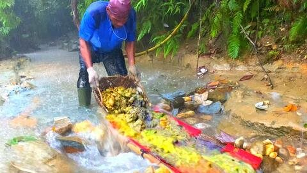 Vào năm 2005, sau khi sông Mân ở Tứ Xuyên, Trung Quốc tràn bờ, chính quyền địa phương đã quyết định nạo vét và bảo dưỡng con sông. Trong quá trình này, nhiều di vật văn hóa đã được phát hiện. Năm 2010, chính phủ Trung Quốc tiếp tục đưa sông Mân vào danh sách “đơn vị” bảo vệ di tích văn hóa.