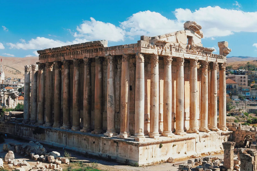  Đền thờ Baalbek, nằm ở Thung lũng Bekaa của Liban, là một trong những di tích cổ đại đầy bí ẩn không thể sao chép được bởi công nghệ hiện đại.