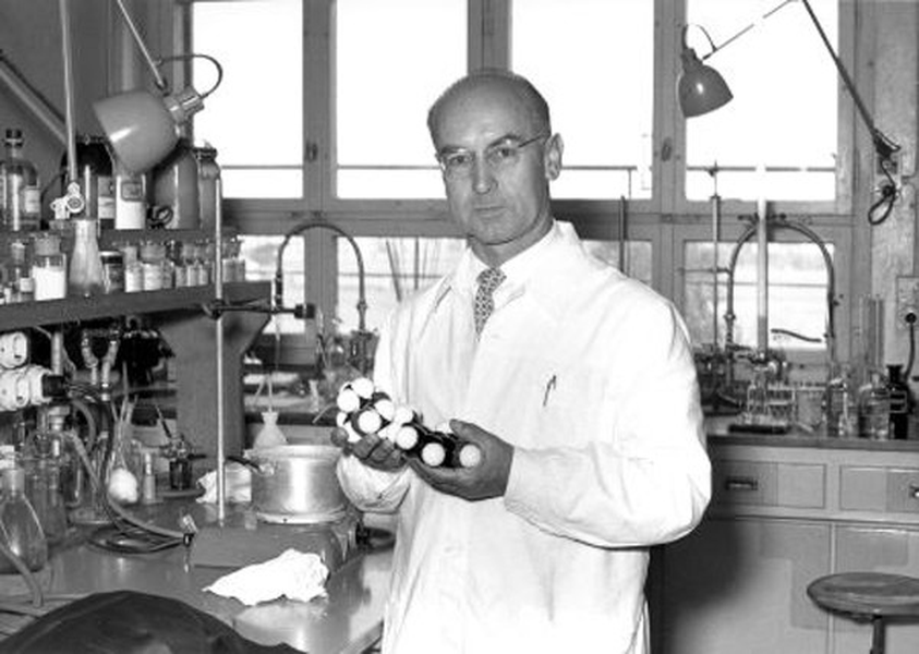 Được phát hiện bởi nhà khoa học Thụy Sĩ Albert Hofmann vào năm 1943 với mục đích điều trị tâm thần, LSD (Lysergic Acid Diethylamide) hiện nay đã biến thành chất  ma túy nguy hiểm.