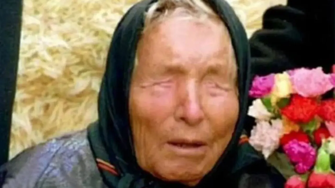 Baba Vanga, tên thật là Vangelia Pandeva Dimitrova, sinh ngày 31/1/1911 tại Bulgaria và qua đời vào ngày 11/8/1996. Bà được biết đến như một nhà  tiên tri nổi tiếng với khả năng dự đoán chính xác nhiều sự kiện lớn trên thế giới. Dù đã qua đời, những lời tiên tri của bà vẫn tiếp tục gây chú ý và tranh cãi.