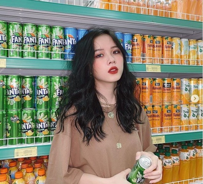 Nguyễn Ngọc Minh, biệt danh là Ming Ming hiện đang là  hot girl nổi đình đám trên Instagram và Youtube với hơn 90 ngàn người theo dõi.