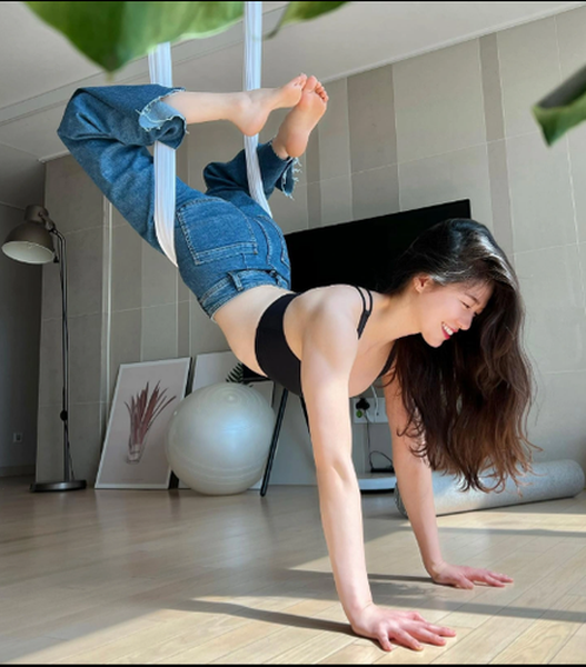 Kim Sung Hee là  nữ thần yoga nổi tiếng tại Hàn Quốc với hơn 360.000 lượt theo dõi trên trang cá nhân.