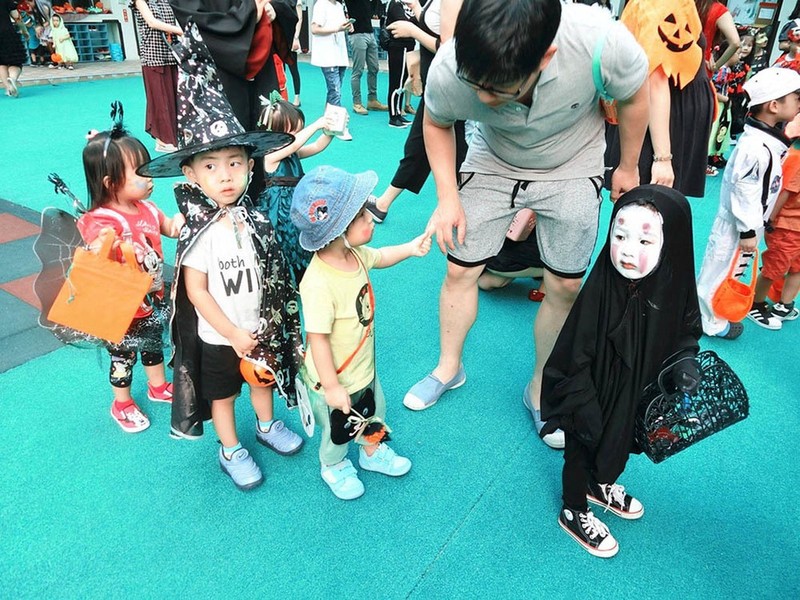 Cứ mỗi mùa Halloween đến, nhiều người hẳn vẫn chưa quên một cô bé có tên là  Momo Lu đến từ Đài Loan (Trung Quốc).