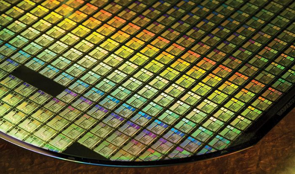 Theo lộ trình của TSMC, công nghệ 5nm sẽ được nâng cấp vào năm sau còn 3nm sẽ phải đợi tới năm 2022. Nhưng không chỉ dừng lại ở đó, phía TSMC cho biết, họ có kế hoạch bắt đầu sản xuất phiên bản nâng cao  3nm Plus vào năm 2023.