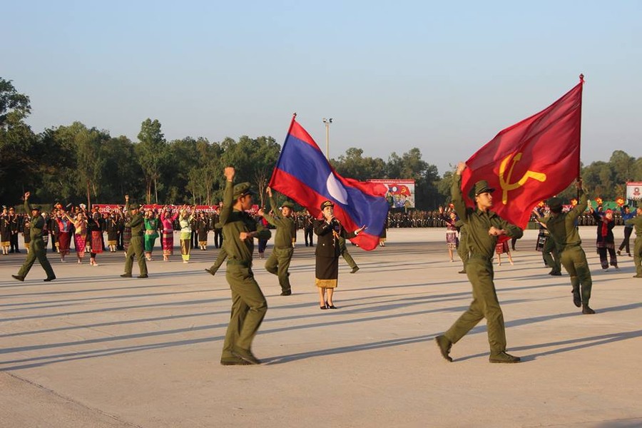 Tiền thân là Đại đội Latxavong được Chủ tịch Kaysone Phomvihane tuyên bố thành lập vào ngày 20/1/1949 chỉ với 25 chiến sĩ cùng vũ khí trang bị hết sức thô sơ, trải qua 70 năm xây dựng, chiến đấu và trưởng thành, ngày nay  Quân đội nhân dân Lào đang từng bước phát triển tiến lên chính quy, tinh nhuệ và hiện đại. Nguồn ảnh: Lao National Radio.