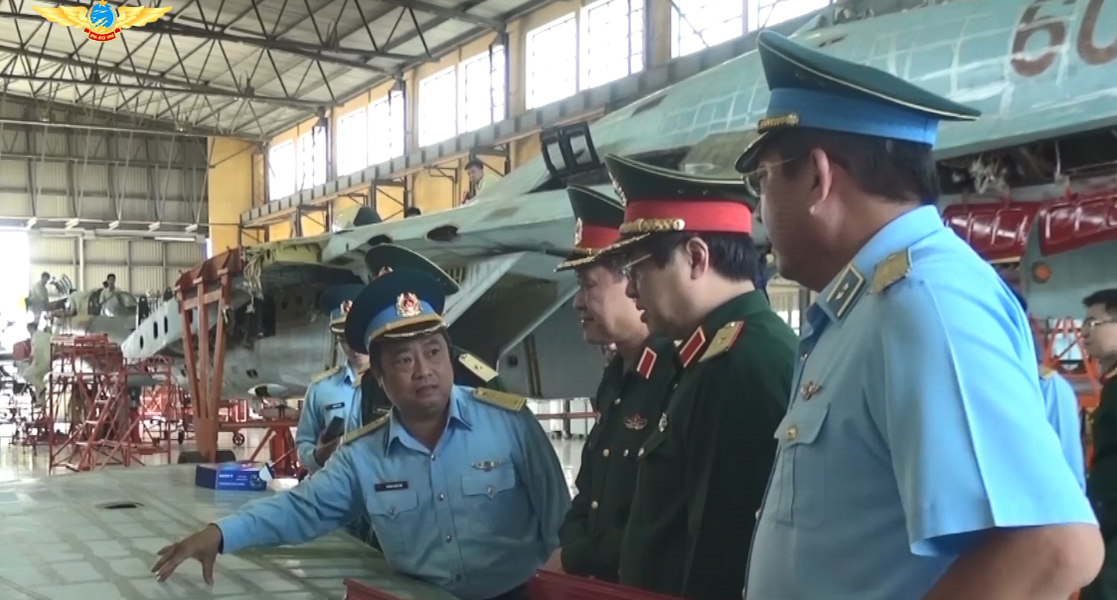 Thông tin trên được báo Phòng không – Không quân đăng tải, trong chuyến kiểm tra và làm việc của Đoàn công tác Bộ Quốc phòng do Thượng tướng Bế Xuân Trường - Thứ trưởng Bộ Quốc phòng làm trưởng đoàn tại Nhà máy A32 vào đầu tháng 3 vừa qua. Cùng đi còn có Thiếu tướng Bùi Anh Chung - Phó Tư lệnh Quân chủng Phòng không-Không quân (PK-KQ) và cơ quan chức năng Quân chủng. Nguồn ảnh: PK-KQ.