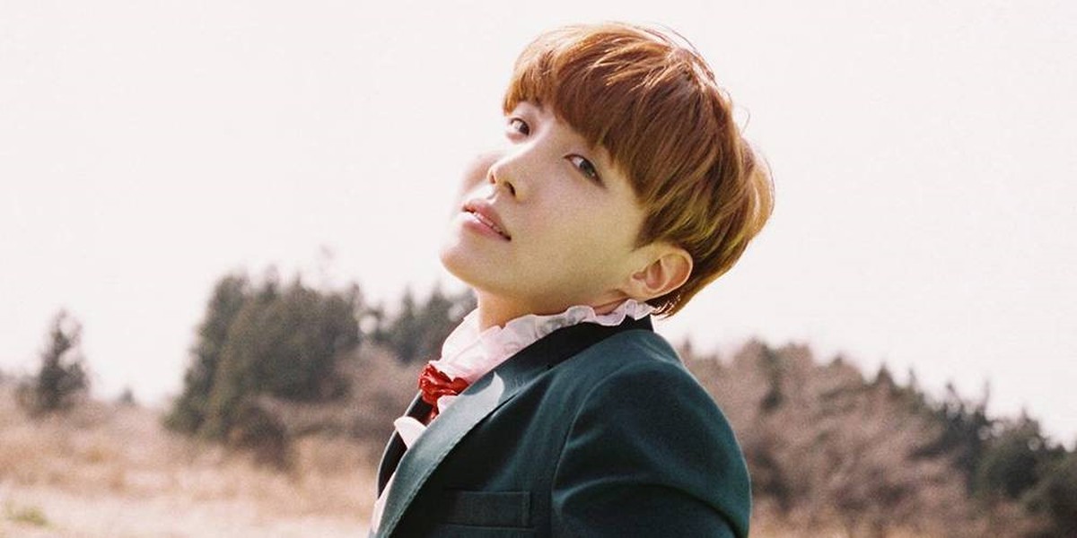 J-Hope (BTS): BTS hiện đang làm một trong những nhóm nhạc thành công nhất và được đánh giá cao về tài năng. Tuy nhiên, J-Hope vẫn chưa nhận được sự công nhận đúng mức về khả năng của mình. Được coi là một người toàn tài,  sao thần tượng Hàn này đảm nhận vị trí nhảy chính, rap và sở hữu giọng hát tốt.