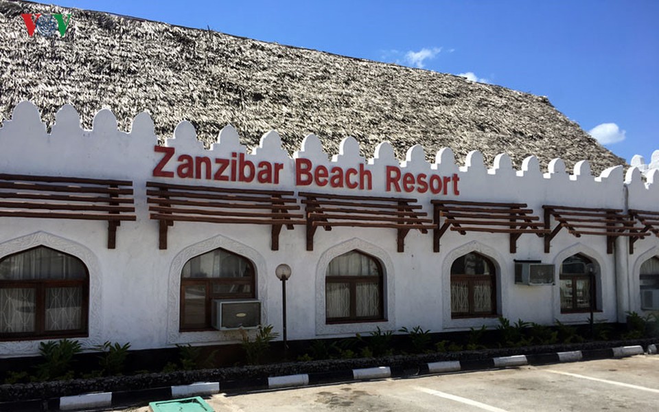  Hòn đảo gia vị Đông Phi thuộc Tanzania có kiến trúc rất đặc trưng. Resort Zanzibar hội tụ rõ nét các kiến trúc của hòn đảo này.