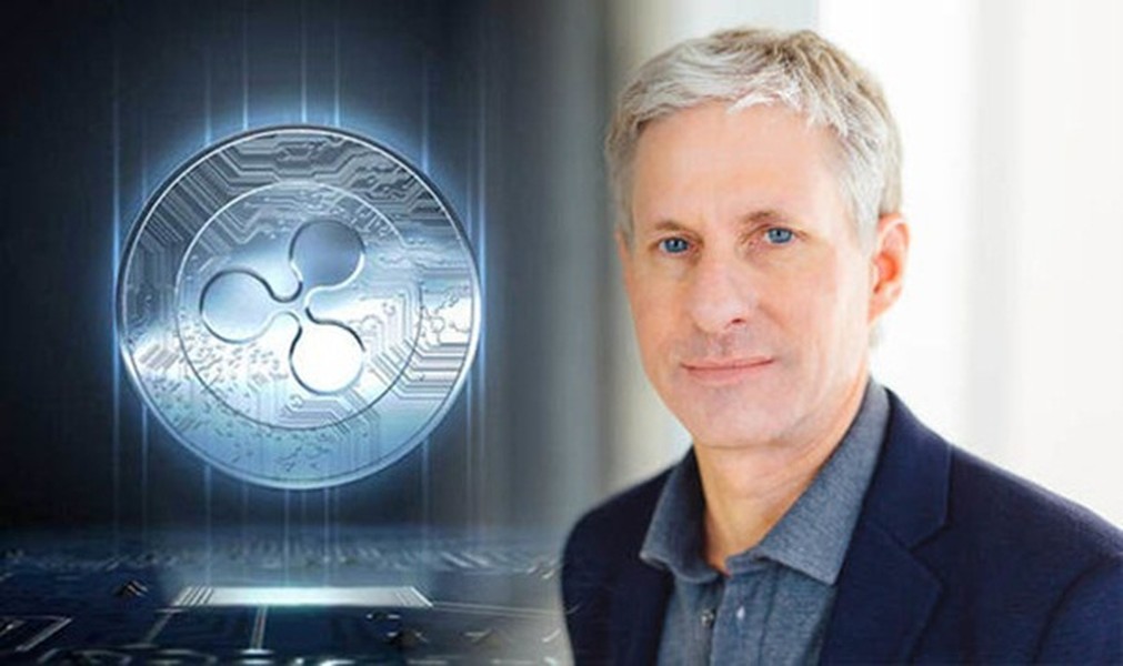 Chris Larsen Chris Larsen hiện là nhà đồng sáng lập, chủ tịch, cựu CEO của Ripple, công ty phát hành  tiền ảo (XPR) và cung cấp dịch vụ thanh toán quốc tế. Hiện tại, ông đang sở hữu 5,2 tỷ XRP, trên tổng số 61 tỷ XRP mà công ty Ripple đang nắm giữ.